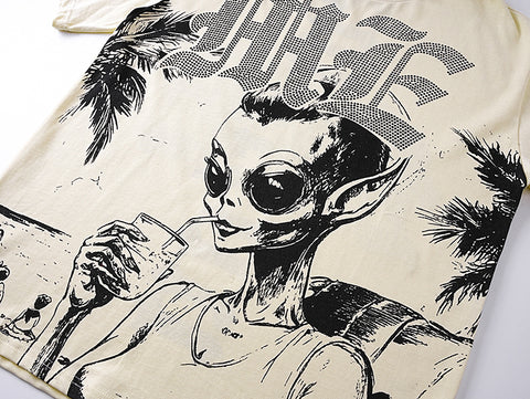 MIXED EMOTIO Alien Beach Vacation Cream Graphic Short Sleeve T‑Shirt